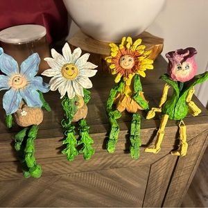 VINTAGE NEW Anthropomorphic Flowers
Smiling Face Shelf Sitting Dangling Leg/Arms